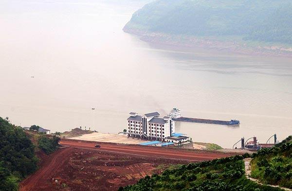 [采購(gòu)新聞]11月16日100噸電子地磅出售給忠縣新生港口物流園區(qū)道路建設(shè)工程