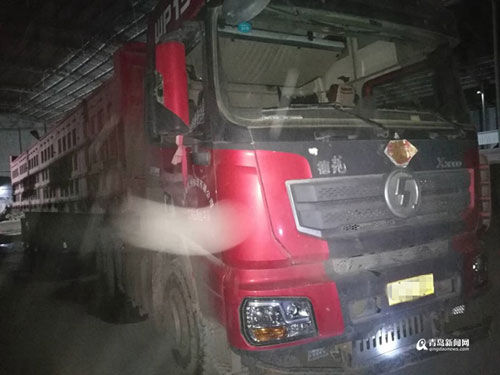 青島豐河路抓獲一輛貨車過地磅超載100%被計(jì)6分罰款2000元